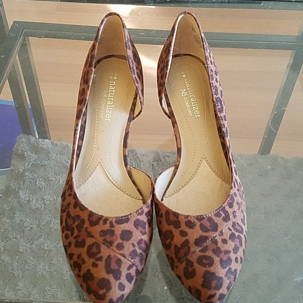 Shoes - Picture 2 of 4